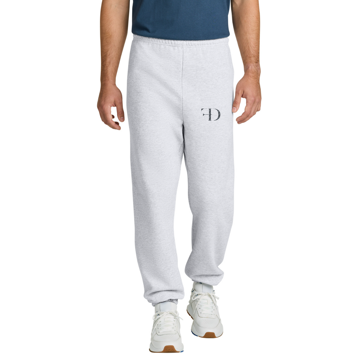 Gildan Heavy Blend Sweatpant — model
